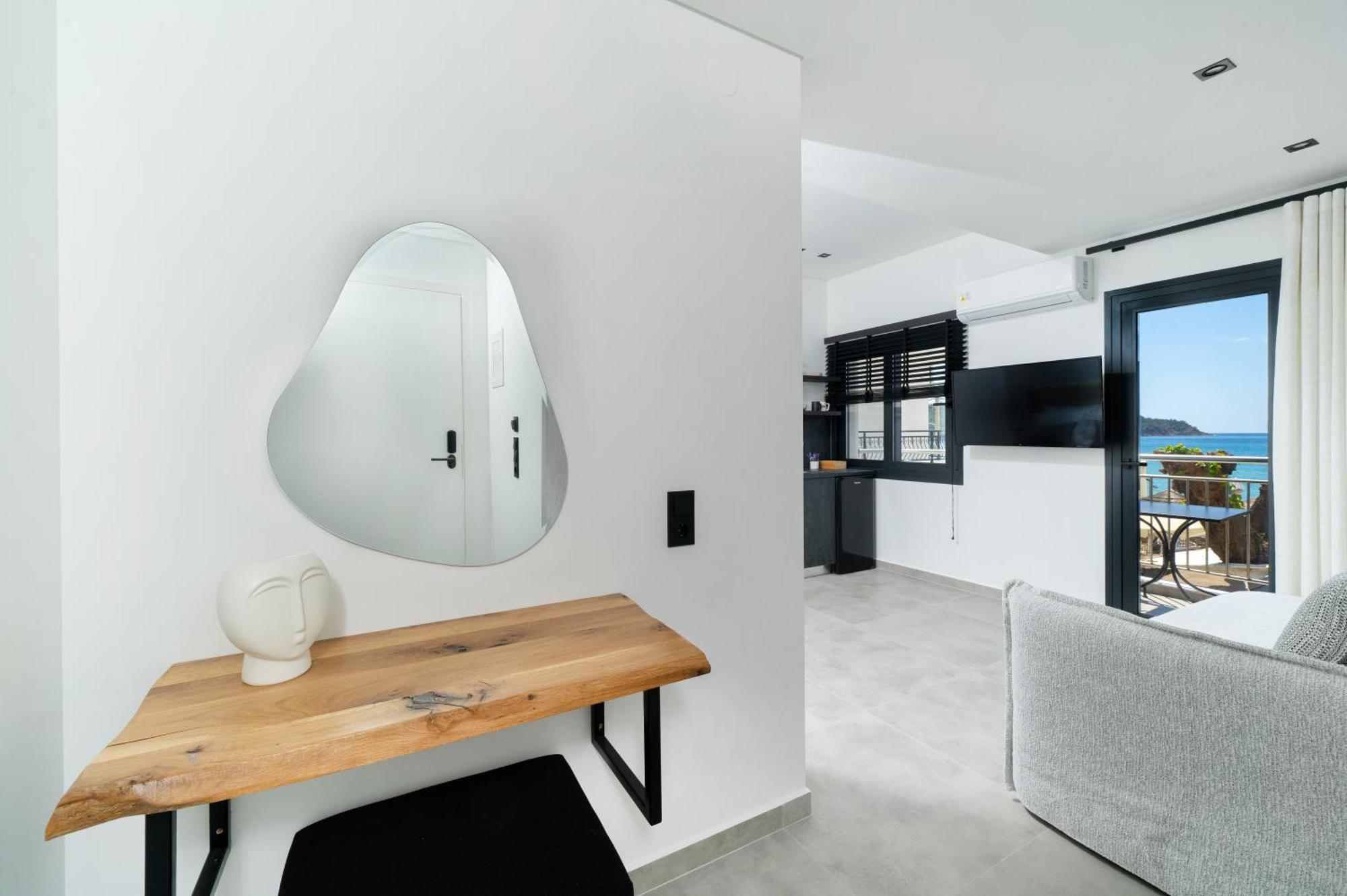 Parilion Suites Потос Экстерьер фото