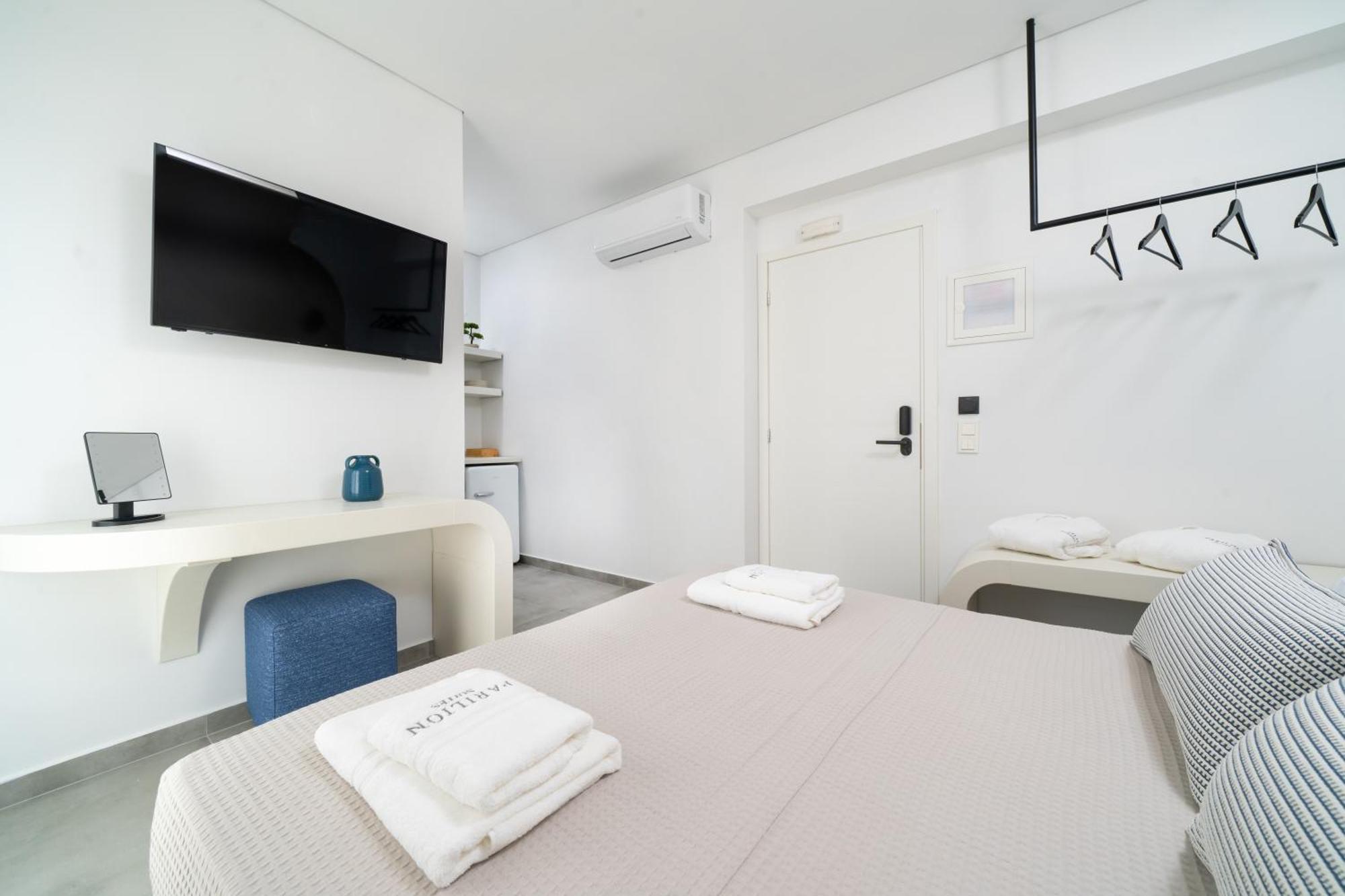 Parilion Suites Потос Экстерьер фото